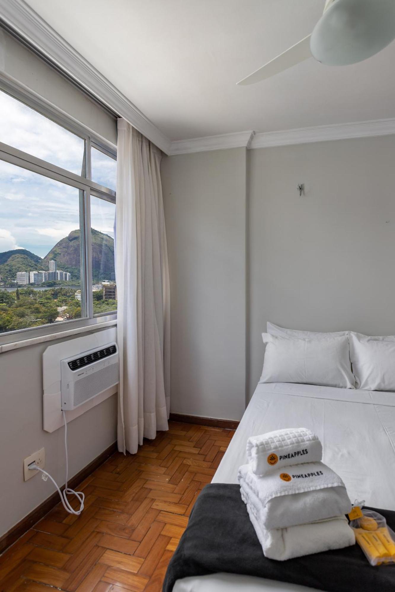 Apartamento Classico No Leblon - Vista O Cristo Redentor - Ap1302 Z1 *