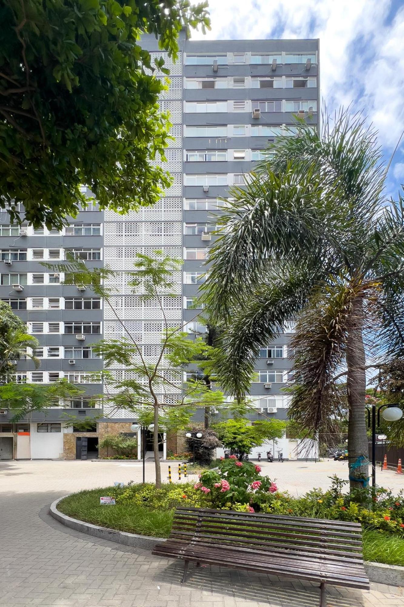Apartamento Classico No Leblon - Vista O Cristo Redentor - Ap1302 Z1
